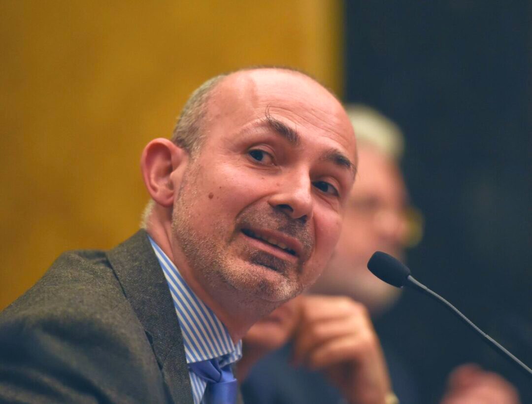 RadioLiceoMati1's tweet photo. Il Professore Massimiliano Panarari @MPanarari ha risposto alle domande della redazione sulla “Democrazia ai tempi della rete”, “credibilità politica”, “social media”, “opinione pubblica”.
@UNIMORE_univ @UniLUISS @Unibocconi https://t.co/gCt9Zebzuy