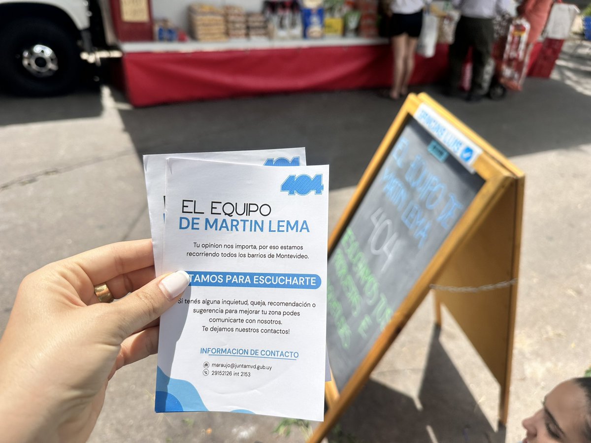 Junto a <a href="/diegobianchi404/">Diego Bianchi Cascallares</a>, <a href="/AntoQuijada2/">Anto Quijada</a> y <a href="/satdjianceci/">Cecilia</a> estuvimos en la feria de Juan M espinosa y Asambla conversando con feriantes y vecinos sobre el nuevo proyecto de <a href="/MartinLemaUy/">Martin Lema</a> y escuchando sus propuestas e inquietudes para poder mejorar Montevideo entre todos.