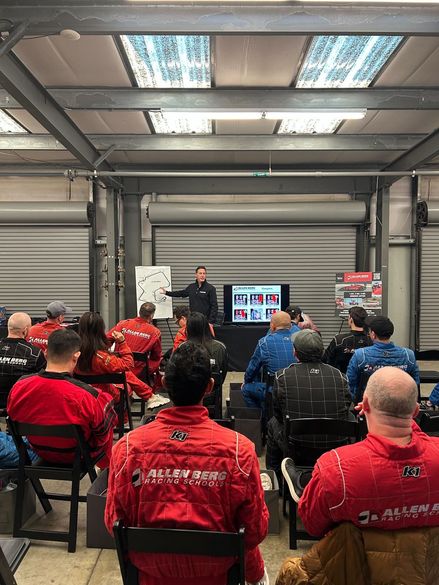 Man can't believe I'm missing Hampton's F1 racing day in SF today. 

🔥🏎️ https://t.co/booNUskd1U