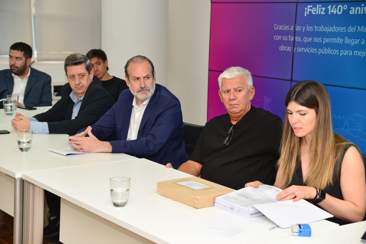 Un nuevo paso hacia la reconstrucción del Canal Maldonado 

En La Plata se realizó la apertura de ofertas para la segunda etapa de esta obra que triplicará su capacidad de carga y que se proyecta con una mirada ambiental y ecológica fundamental para nuestro futuro.

Esta etapa