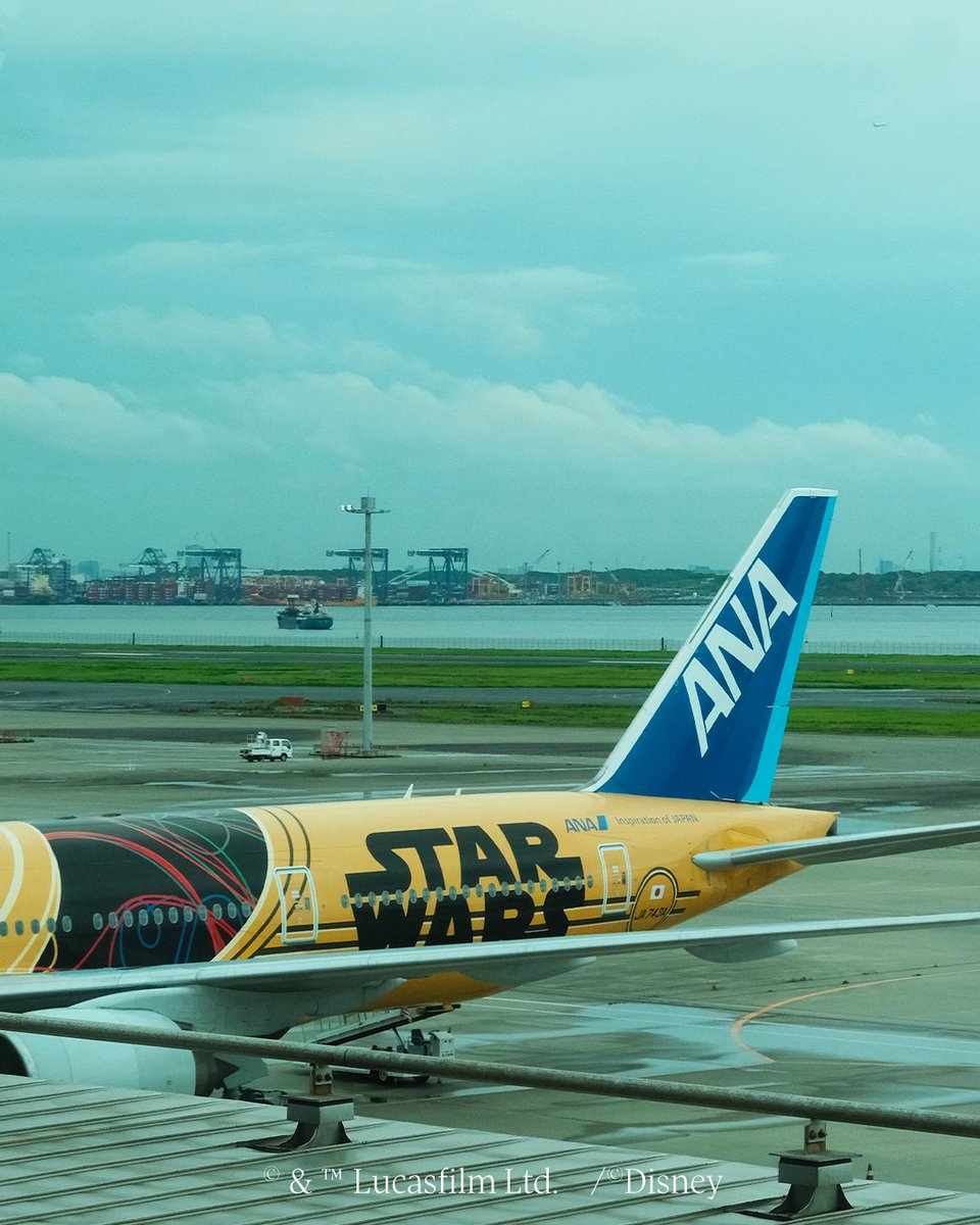 FlyANA_official's tweet photo. The C-3PO™ ANA JET’s mission is coming to an end. We are truly  grateful for the joy and excitement brought by the C-3PO™ ANA JET. ✨

The final flights will be on January 7th, 8th, and 9th, with an event on January 10, 2026. Learn more: https://t.co/SGsw5JBQih https://t.co/bqrDIEI12f