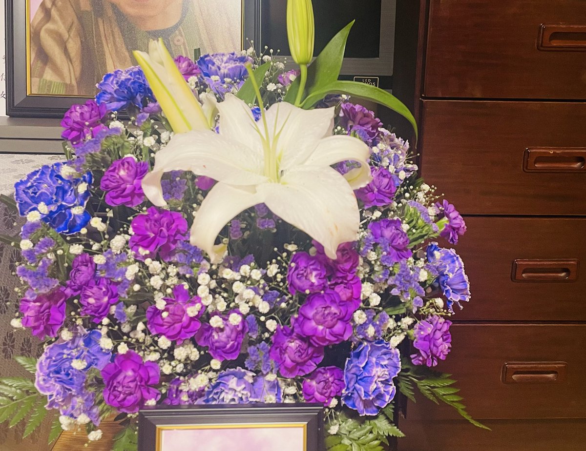 megtype's tweet image. 昨日は祖母の旅立ちを見送ってきました。
どーしようもなく悲しくて寂しいけど、
最後までとても頑張っていたので
お疲れ様!!人生達成おめでとう!!!って言ってあげたい。
行ってらっしゃい。
またいつか一緒に家族やろう。