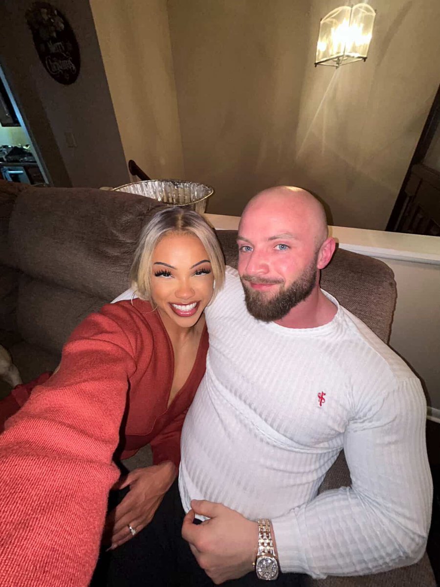 swirl_bwwm's tweet image. My name is Syd, and my fiancé is Joe👸🏾🤴🏼 Fast forward to September, he asked me to marry him and it was the easiest YES ever. 

Joe is truly handpicked for me — a blessing straight from God — and our story feels like it was written just for us. #interracialdating #proposal #love