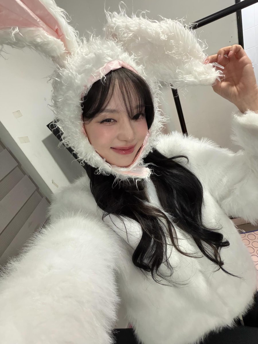 surelygeneva's tweet photo. Hi, it’s Eva! Ngomong apa sih guys biasanya kalau kayak gini.. https://t.co/9GFQD5PibC