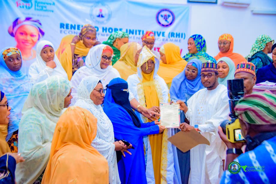 FirstLadyJigawa's tweet photo. Wednesday will forever remain a memorable and deeply meaningful day in my life, for my family, and for the wonderful people of our beloved state.

I had the honour of being recognized as the National Ummul Aytam — the Mother of Orphans of Nigeria.
This prestigious recognition was conferred by the National Orphans Qur’anic Recitation Competition Council.

I accept this honour with profound humility and gratitude. Caring for orphans is not just an obligation—it is a calling, a responsibility, and a sacred trust from Almighty Allah. Every effort we make in supporting orphans is an investment in their dignity, their future, and the future of our dear nation.

Over the years, we have remained committed to uplifting the lives of orphans through educational materials, school uniforms, personal essentials, mentorship, and programmes designed to give them hope and opportunity. Just last month, I had the privilege of sponsoring the State Orphans Qur’anic Recitation Competition held in our state capital—an event that brought joy, inspiration, and encouragement to many young children.

I sincerely appreciate the Council for recognizing these efforts and deeming them worthy of this national honour. I am equally grateful to everyone who has supported our initiatives, believed in our mission, and walked with us on this journey of compassion.

My commitment remains unwavering: to continue serving, advocating for, and supporting orphans across Nigeria with love, empathy, and dedication.

May Almighty Allah guide us, strengthen us, and reward every act of kindness.
Amin.

Hajiya Hadiza Umar A. Namadi
First Lady, Jigawa State