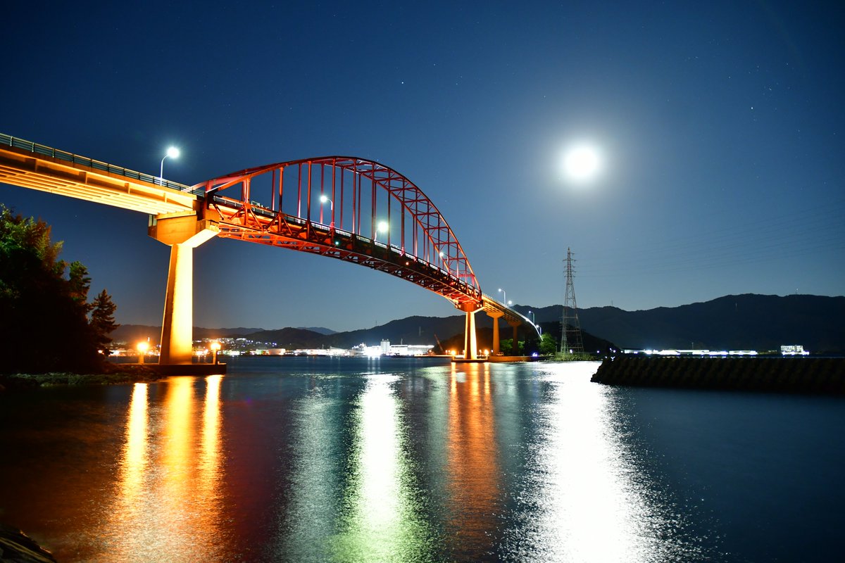 満月見つけた( *´艸｀) 今年2番目に大きい満月コールドムーンだ