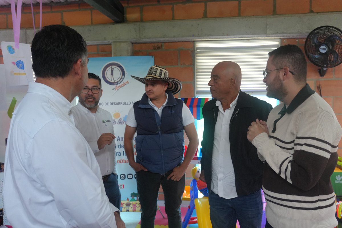 🌟 Valdivia recibe una inversión de $424 millones para fortalecer el Hogar Infantil La Esperanza.
Este proyecto mejora los espacios y la atención integral a nuestra primera infancia.
¡Invertir en la niñez es construir futuro! 
#Valdivia #PrimeraInfancia #EsElMomentoDeNuestraGente