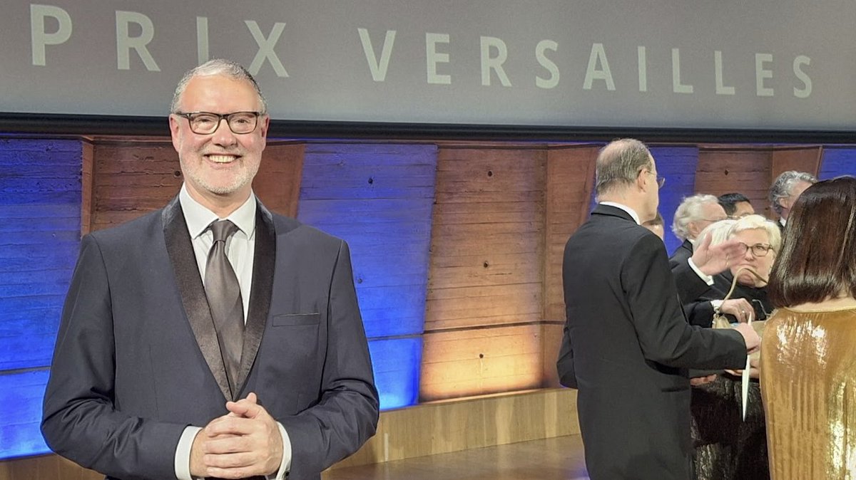 AlexTaylorNews's tweet photo. I MC'd two really inspiring, and yet totally different events yesterday in Paris. In the evening, the "Prix Versailles 2025" at Unesco, 63 no less ! prizes awarding architects & promoters who had come from all round the world for the most stunning international hotel, restaurant, station, stadium etc architectural achievements ...

And in the morning, in a totally different universe ! was also really cool to host the 120 year celebration of the "assistants de langue" programme for the Ministère de l'Education - with former assistants and students of all nationalities saying what a fantastic experience it is
 
I know ! I was one too - and little did the 21 year old who turned up one rainy September evening in 1978 at the Lycée Saint Louis on the Boulevard Saint-Michel as their new assistant d'anglais know that one day, almost 50 years later, he would get to MC either of the above 

2 totally different worlds, but really cool each in their own way ...