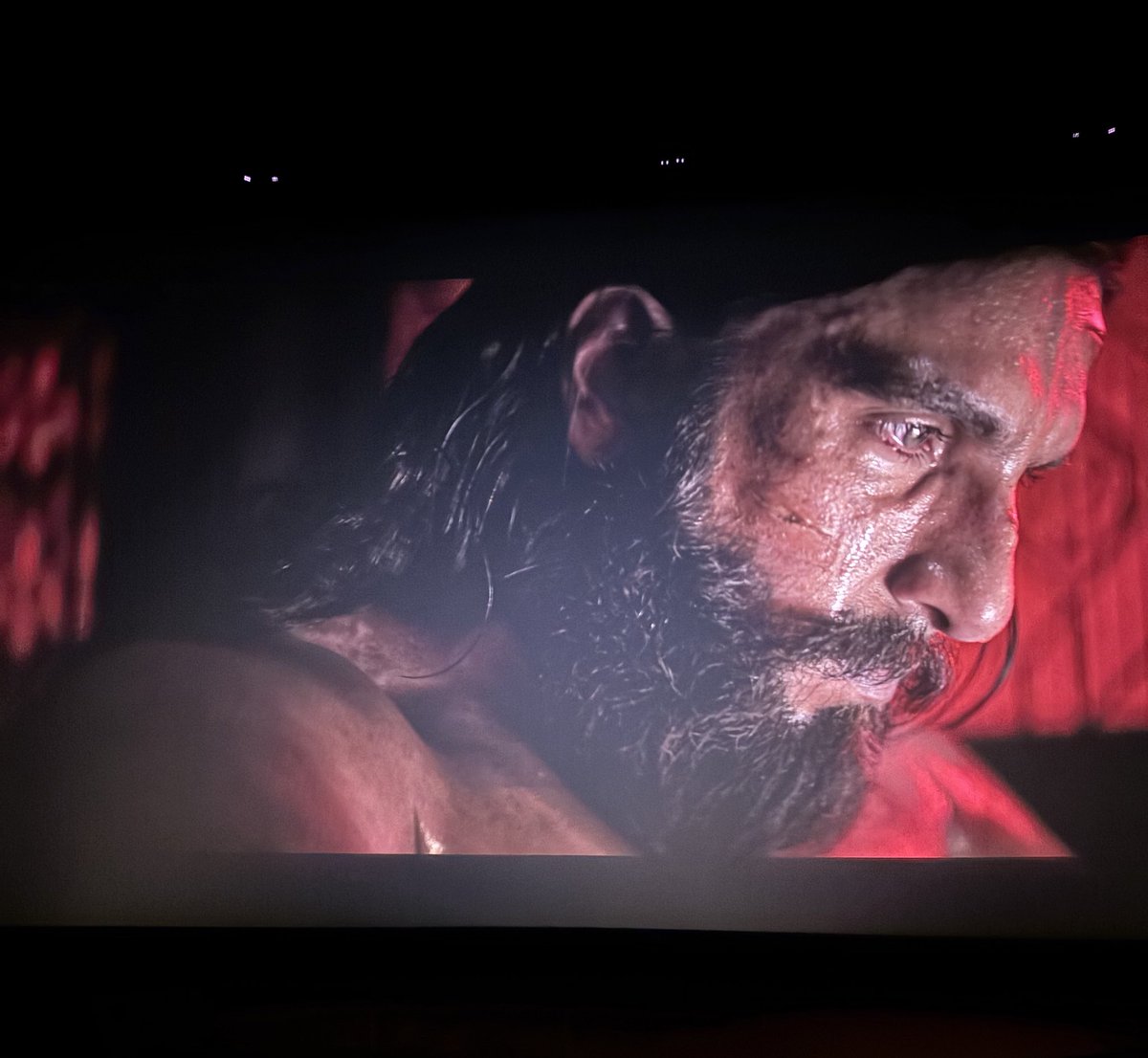 Vicky03314982's tweet photo. #DhurandharReview – ABSOLUTE CARNAGE 😎
#PanIndiaReview : ⭐️⭐️⭐️🌟
The chapter-wise storytelling in #Dhurandhar Part 1 is CRAZY good. Each one adds layers, tension and madness: https://t.co/dL8rWRDIst