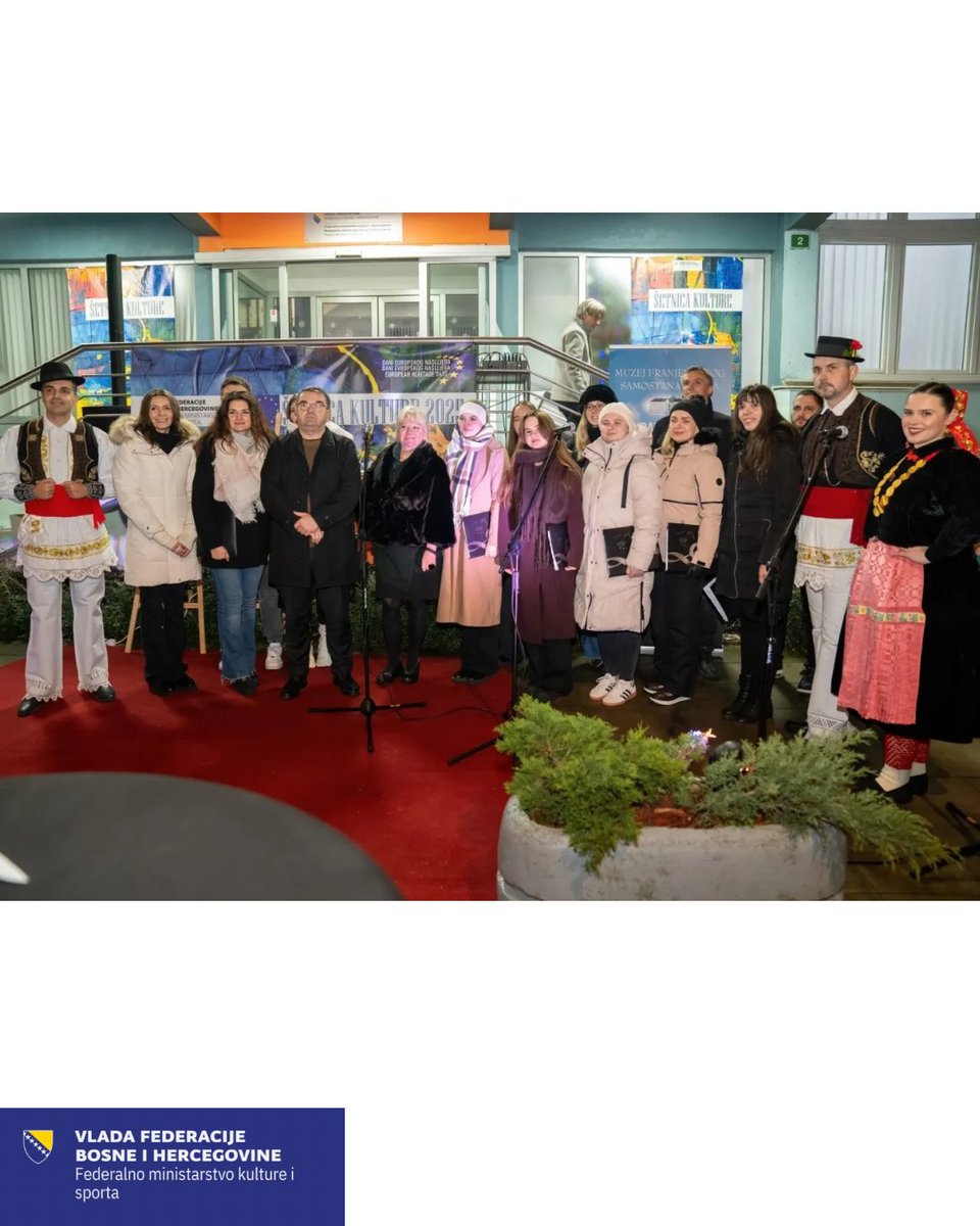 Duh posavskog kraja ugrijao srca posjetitelja sarajevske Šetnice kulture

Orašje, moderan grad snažnog identiteta i bogate tradicije predstavio je na Šetnici kulture bogat i sadržajan program kulturne, povijesne i stvaralačke baštine posavskog kraja.

#fmks #den2025 #orasje