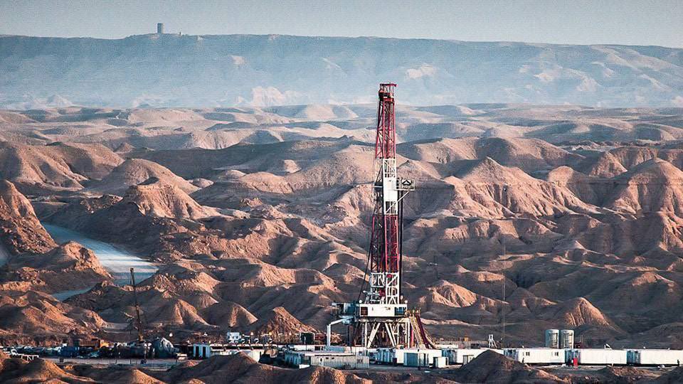 VezaratNaft's tweet image. Keyvan YarAhmadi, the director of the #Azar #oil field development project, said that Phase 2 of the field’s expansion will be carried out in two stages, with the goal of increasing production by about 30,000 barrels per day.