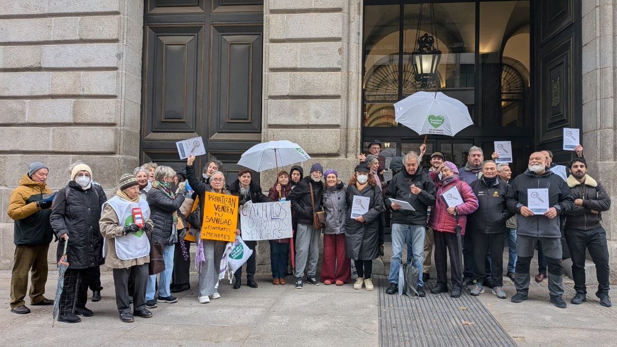 Ayer acompañamos a <a href="/AuditaSanidad/">Audita Sanidad</a> y <a href="/CoordiBPSP/">Barrios y pueblos de Madrid X la sanidad</a> a la presentación de sendas denuncias ante el Ministerio de Hacienda y la Fiscalía del Tribunal de Cuentas por el troceamiento de contratos menores en la #SanidadPública madrileña.

Quieren privatizar la Sanidad para hacer caja.