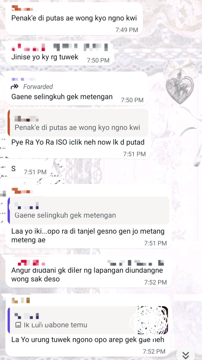 imzitanda's tweet photo. Jangan sampe lu berbuat hal aneh terus digibahin di grup emak-emak, emang mantep2 omongannya wkwkwk (konteks : ada ibu-ibu buang anaknya yang baru lahir) https://t.co/EhkH5DbQSZ