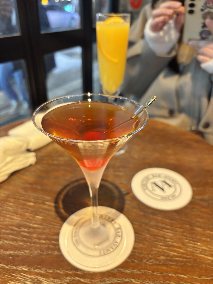 yukibitter's tweet photo. マティーニ、マンハッタン、1923ハイボール
in SUNTRY BAR AVANTI5
1年ぶりくらいに来たらメニューに1923ハイボールは書いてなかったけど、店員さんに聞いてみたら作ってもらえた！ https://t.co/ht3Zt081E1