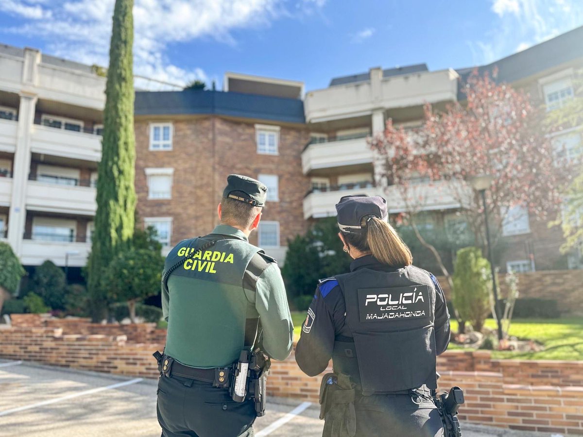 👮🏼🚔 Seguimos mejorando la SEGURIDAD en #Majadahonda:

- 📉 Consolidamos una evolución descendente en los datos de criminalidad.

-  📉 En el Tercer trimestre de 2025, la totalidad de delitos han descendido en casi un 5%, según datos del Ministerio del Interior.

Abro hilo 🧵👇🏼