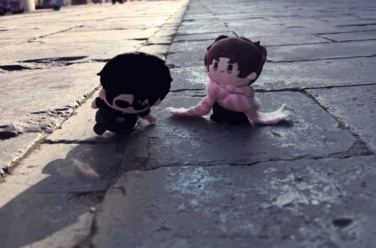 解雨臣说道:“你再和我说说?”

黑眼镜走过来,被解雨臣用手指挡在了暗影之 外,推了回去。 

วันนี้ไปเที่ยวตามรอยแถวกู้กงมาค่ะ 😎🌸