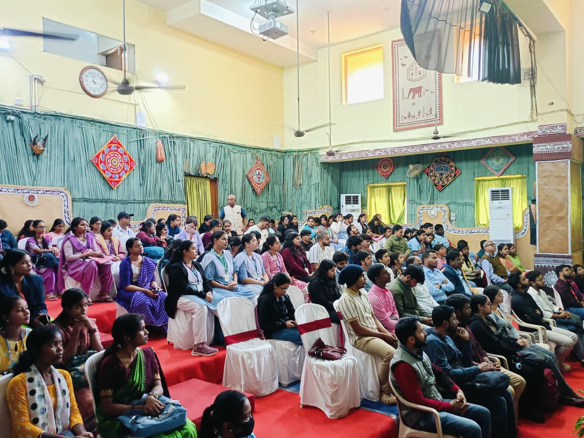 CYSDOdisha's tweet photo. Celebrated #IVD2025 with powerful sessions on volunteerism, key state issues, youth leadership &amp; community action. Discussions, performances &amp; honours for dedicated volunteers strengthened the call for collective change. 🌍

@BakulFoundation  @Youth4WaterPlus @Niyatee_Org https://t.co/P1Vrie1LKj