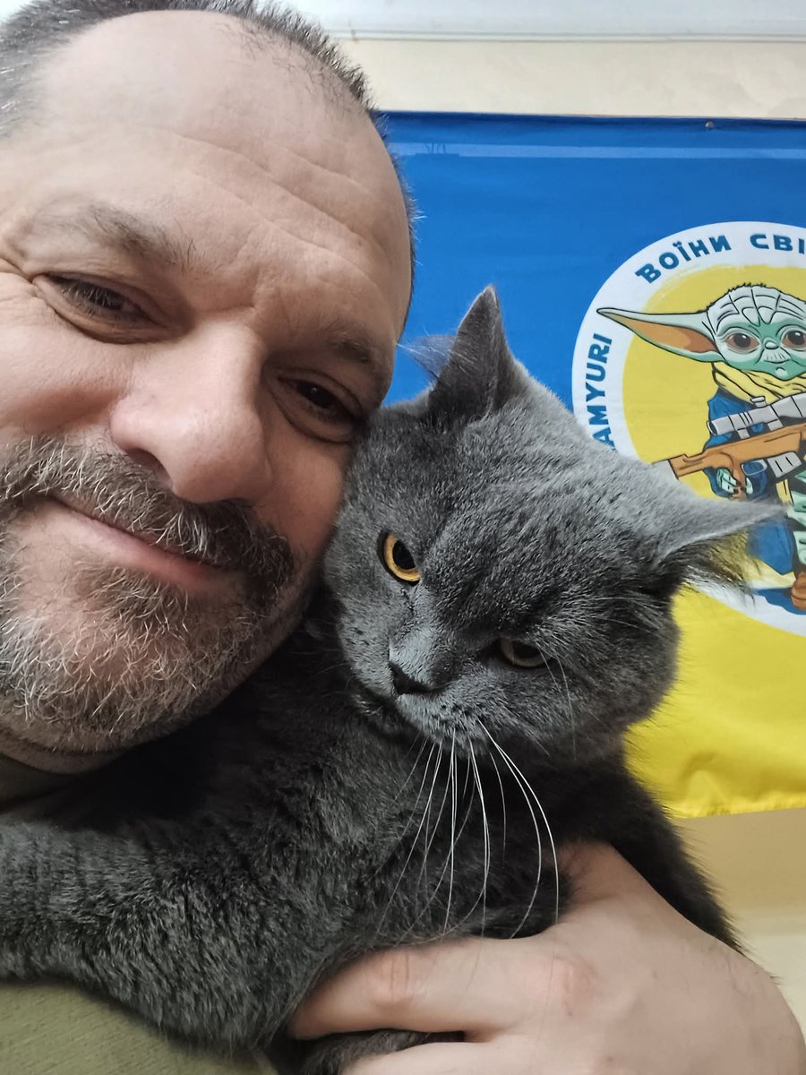 #Fellas on this Volunteer Day, show your love for Yuri and his amazing work to help the best 🇺🇦 snipers! 💛💙🇺🇦🥰