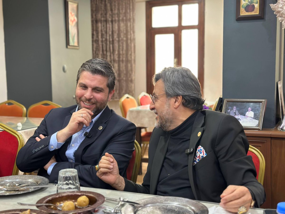 Vekil Nazırlı'nın davetiyle Ramazan Bingöl Elazığ mutfağında

Cumhurbaşkanlığı Tarım ve Gıda Politikaları Kurulu Üyesi Ramazan Bingöl, AK Parti Milletvekili Mahmut Rıdvan Nazırlı'nın davetiyle Elazığ'a gelerek kentin yöresel mutfağını yerinde inceledi. Ziyaret, Elazığ'ın