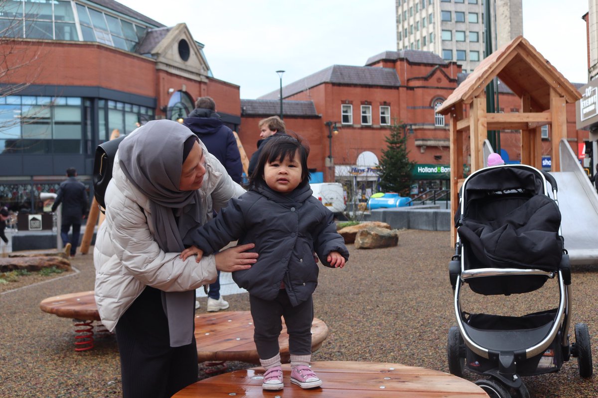 OldhamCouncil's tweet image. Our new town centre play area is now OPEN! 🎉

It’s a space for all ages, where children can play and families can spend time together in the heart of the town centre ❤️

Read on: oldham.gov.uk/news/article/2… 🛝 #LoveOldham #PlayArea #OutdoorPlay