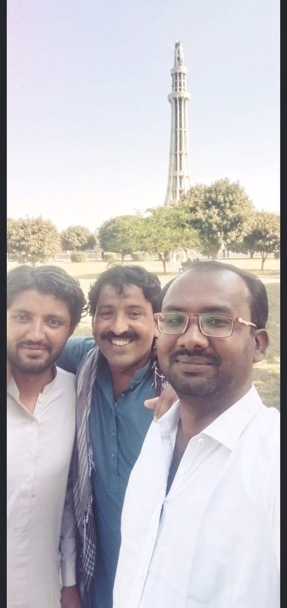 waks_7's tweet photo. لاہور کا رنگ ہی الگ ہے
دل میں بس جائے… بغیر اجازت کے۔
Exploring Lahore's heritage 
Badshahi Mosque 
Allama Iqbal mausoleum 
Data darbar
Minar-e-Pakistan 
A city full time history, beauty, and timeless spirit .
#Lahore #lahorediaries https://t.co/WOdAuAy2uC