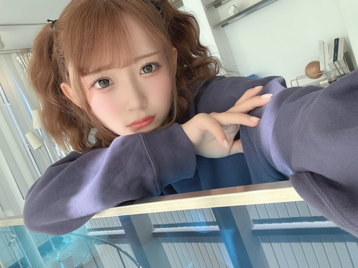 二枚目の表情でチェキを撮らせて頂きたい…。🙏🙏