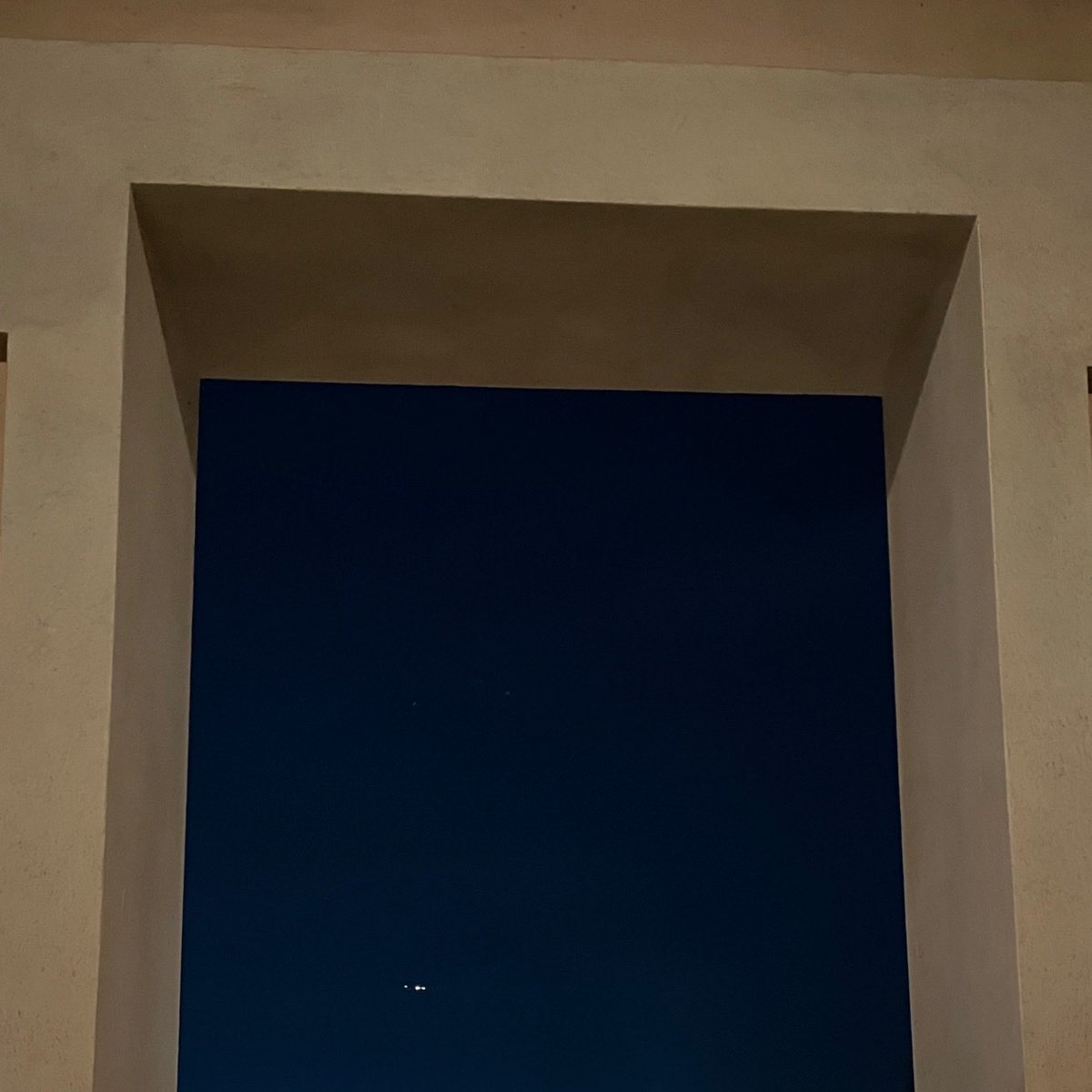 maroha_0425's tweet photo. そういえば最近、空をちゃんと見ていなかったなあ⠀昔の写真を見返したらまた撮りたくなりました*.+ﾟ https://t.co/XxB3luiwZN