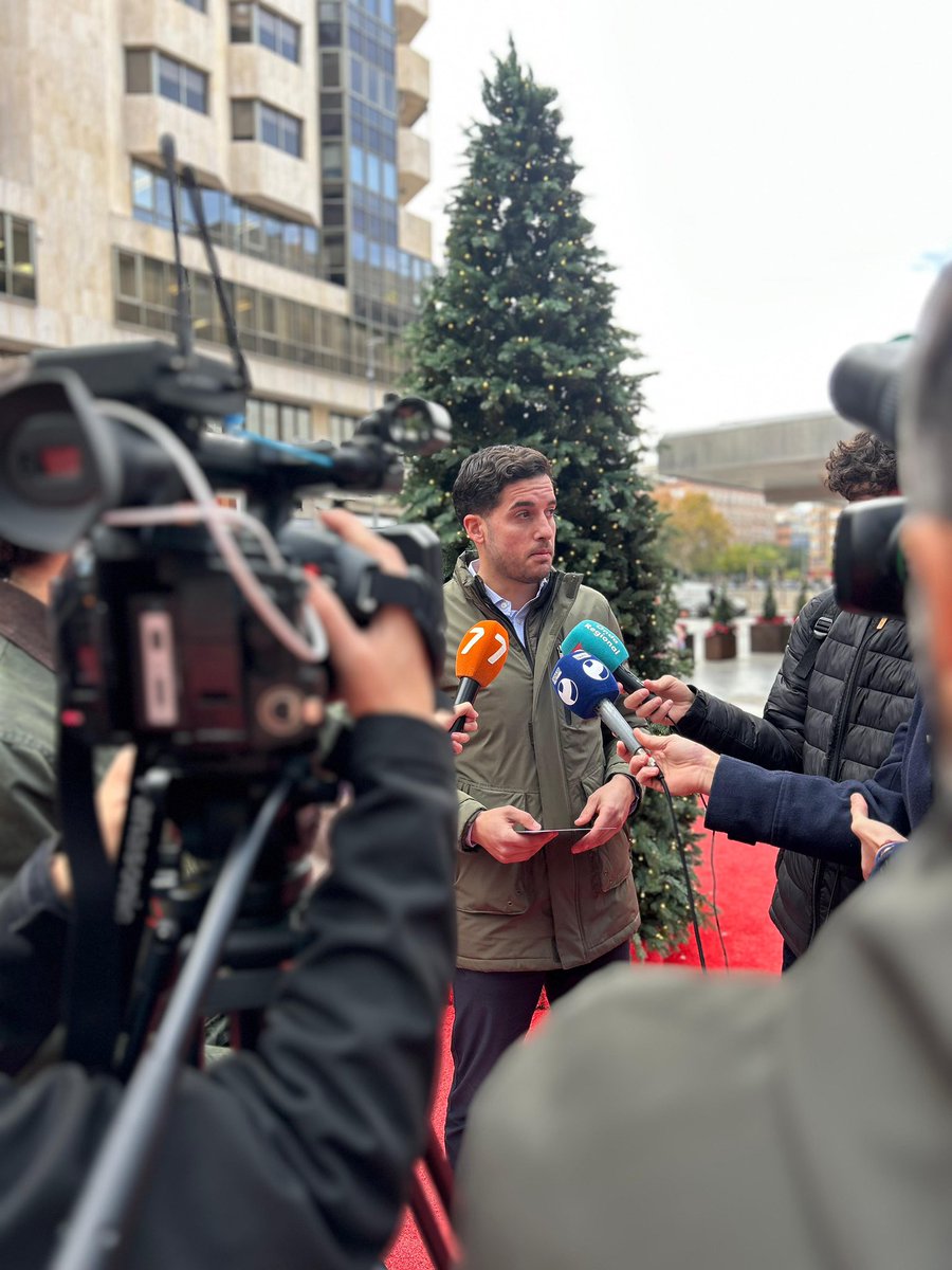 📍Hoy hemos continuado la campaña navideña en la ciudad de Murcia, acercando información y recomendaciones a la ciudadanía.

🤝🎄Navidad responsable, cercana y con confianza.