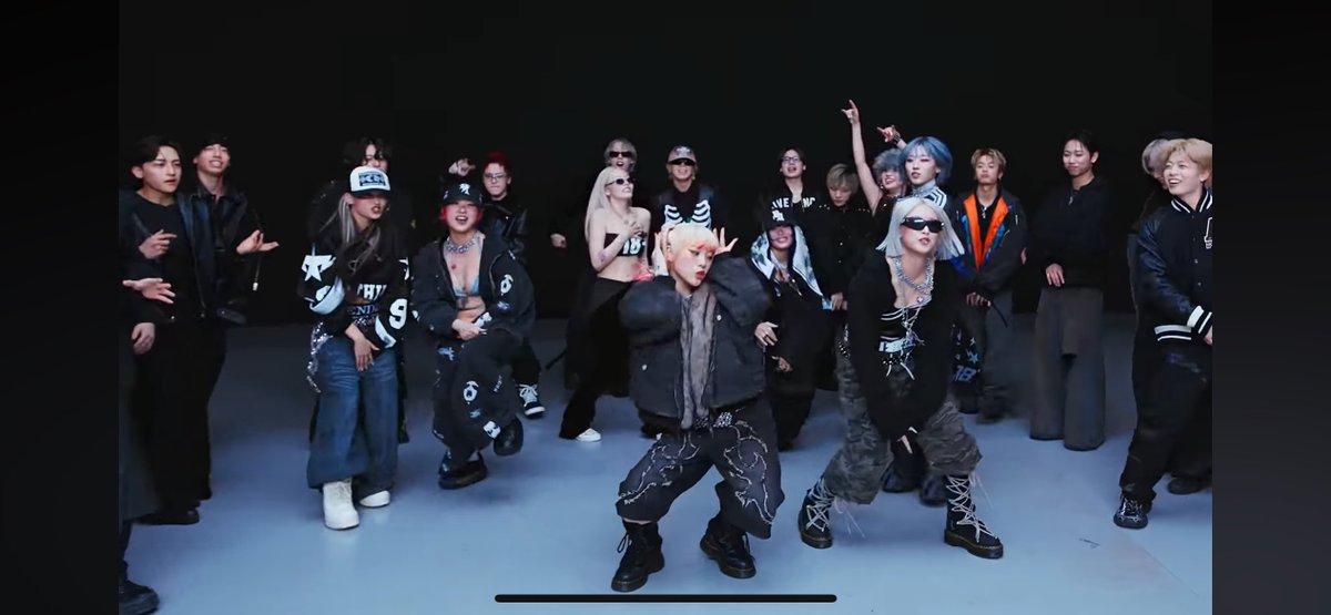 最初のナオコのところからカッコよと思って見てたら事務所総出でぶち上がってて最高すぎる😆