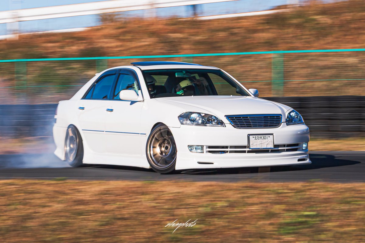 とよふく tweet media