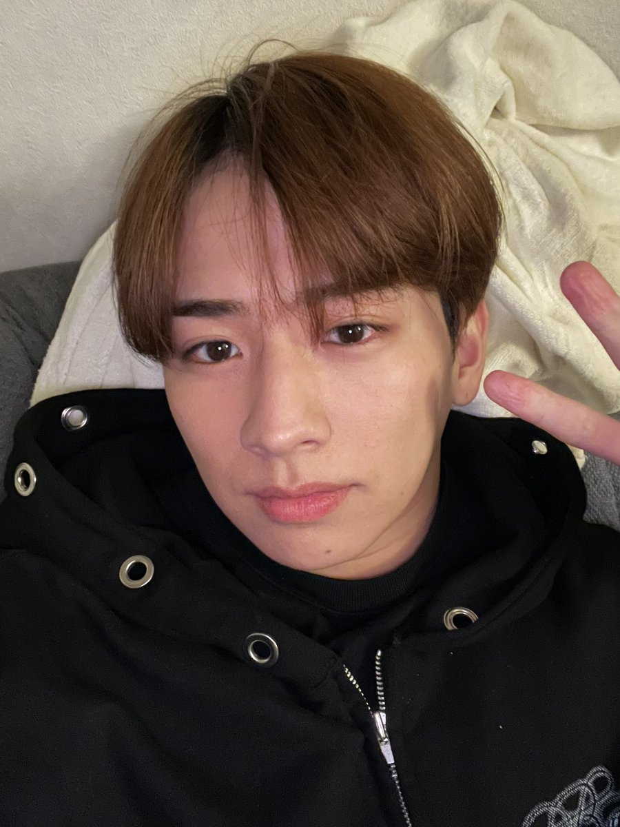 ロボコォォォン！
2日目ありがとうございました🙏

会場に来てくれたみんなが楽しんでるの観れて演じてる僕たちも楽しくなります。

後2日。みんなで頑張りまーす✨✨

喜怒哀楽多すぎて2公演やったあと真顔です笑

明日も楽しむぞー！

#ロボコン
#ロボステ
<a href="/robo_cooon/">『ロボコォォォン！-ROBOT COOONTEST!-』</a>