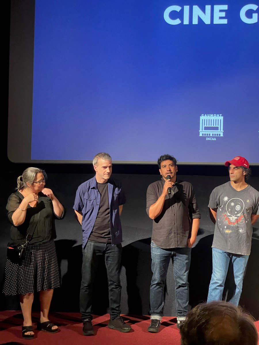 Vayan al cine a ver ¨Un cabo suelto¨ del genial <a href="/daniel_hendler/">daniel hendler</a>. La película es hermosa y todo el elenco es impresionante.  ¡Felicitaciones Dani! 👏👏