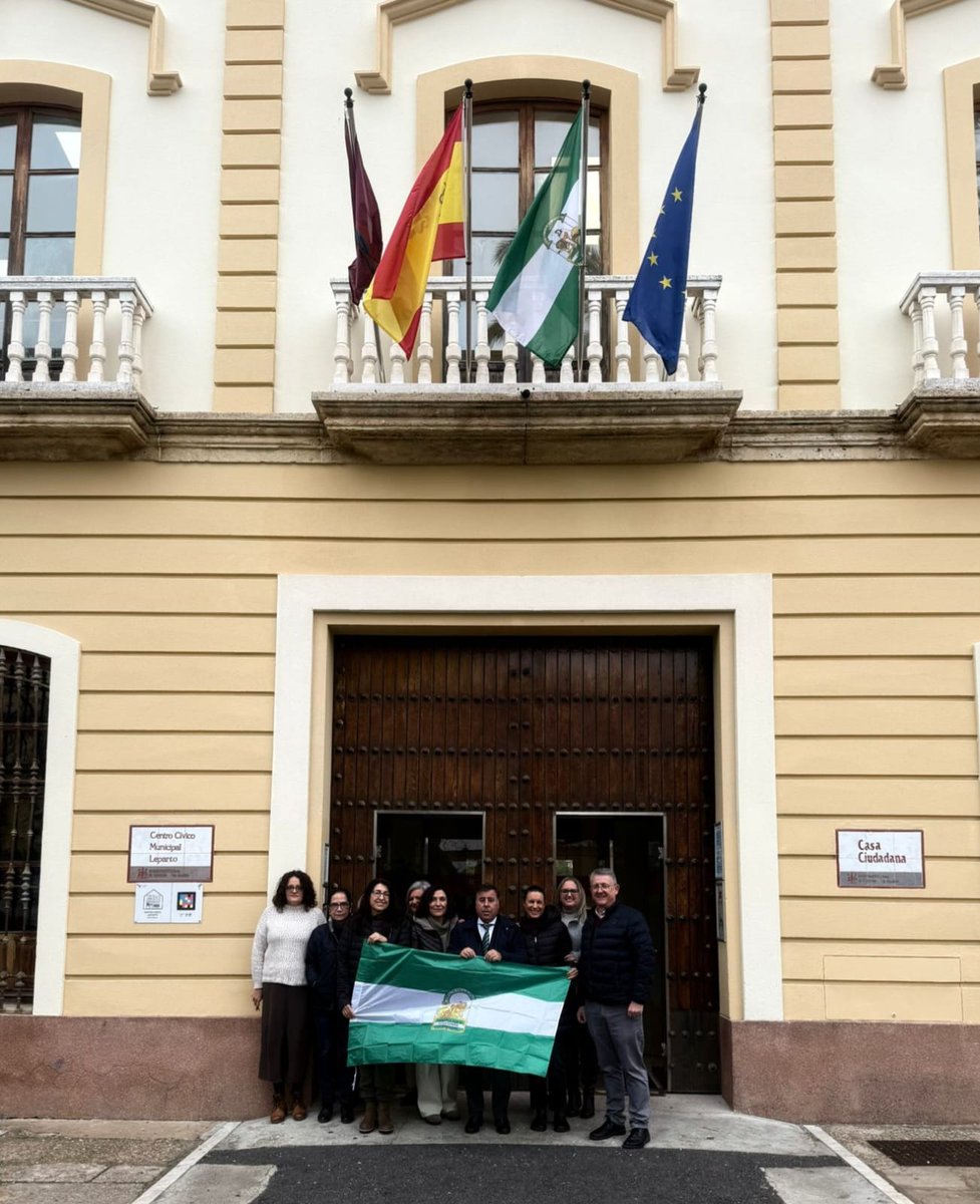 La Delegación de @ParticipacionCBA se sumó al Día de la Bandera de Andalucía 💚🤍💚 el 4 de diciembre. Nuestro Delegado, Miguel Ruíz Madruga, compartió la celebración en el C. Cívico Lepanto. ¡Por una Andalucía participativa! 🗣️

#DíaDeAndalucía #ParticipaciónCórdoba