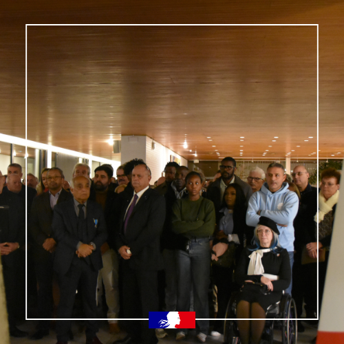 Prefet91's tweet photo. #MJSEA | 🎖️ 87 distinctions pour célébrer l’engagement associatif !

Julie Bouaziz, préfète déléguée pour l’égalité des chances en présence d'Anne Sophie Elain, secrétaire générale adjointe, a présidé la cérémonie de remise de la Médaille de la Jeunesse, des Sports et de l’Engagement Associatif. Elles ont honoré les récipiendaires régionaux des promotions 2024 et 2025, ainsi que les récipiendaires départementaux de la promotion 2025, aux trois échelons. 

Au total, 87 distinctions ont été remises :

🥇 6 médailles d’or
🥈 16 médailles d’argent
🥉 56 médailles de bronze
✨ 9 lettres de félicitations

➡️ Ces distinctions récompensent leur engagement bénévole exemplaire au sein du milieu associatif essonnien.

En début d'événement deux mineurs, un frère et une sœur, se sont vu également remettre la Mention honorable pour acte de courage et de dévouement, pour avoir sauvé la vie de leur voisin, victime d'une crise cardiaque.

👏 Félicitations à toutes et à tous.