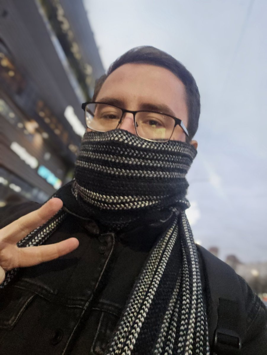 SAM_Rus06's tweet image. Потерял шапку...
Теперь холодно (