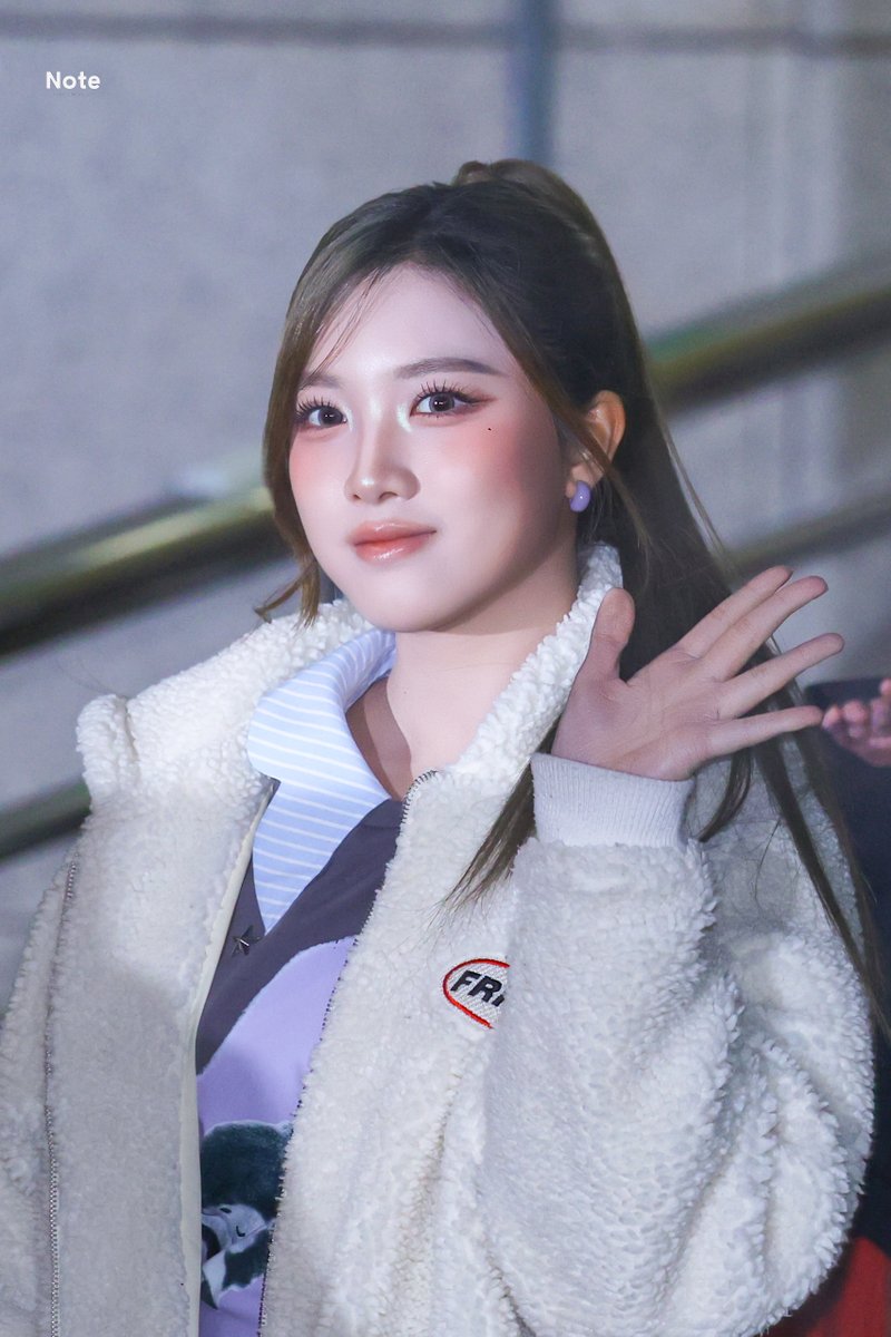 tripleS_Note's tweet image. 251205 뮤직뱅크 퇴근
#트리플에스 #설린 #Sullin