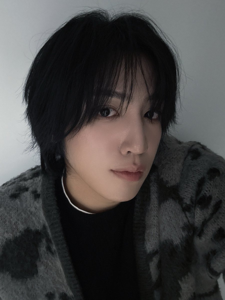 밖에서 마주치면 떡볶이 사줌