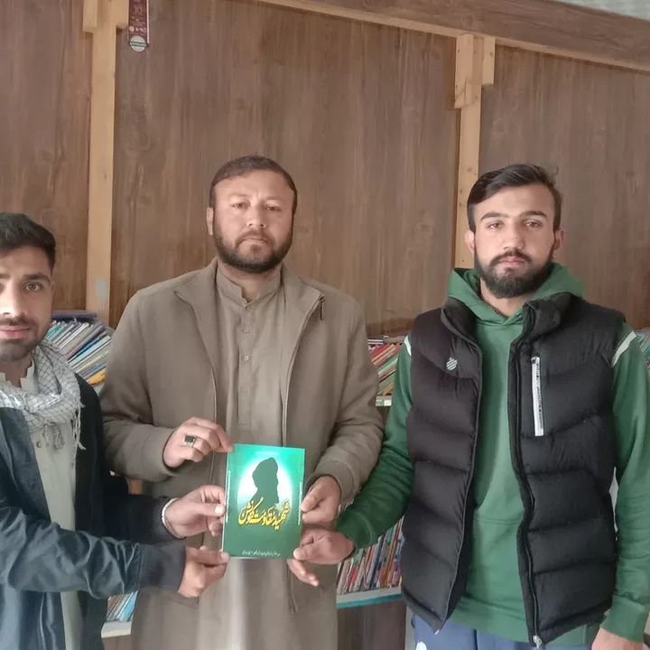 ISO_NOMAL's tweet photo. دعوتی مہم برائے یونٹ کنونشن 2025
آئی ایس او نومل یونٹ کے صدر برادر معظم علی نے وفد کے ہمراہ صدر تنظیم حیدریہ نومل واحد علی واحدی سے ملاقات کی۔
یونٹ کنونشن میں شرکت کی دعوت دی
#ISO_PAK
#ISO_GB_REGION
#ISO_DISTRICT_1
#ISO_NOMAL https://t.co/gudInUPB59
