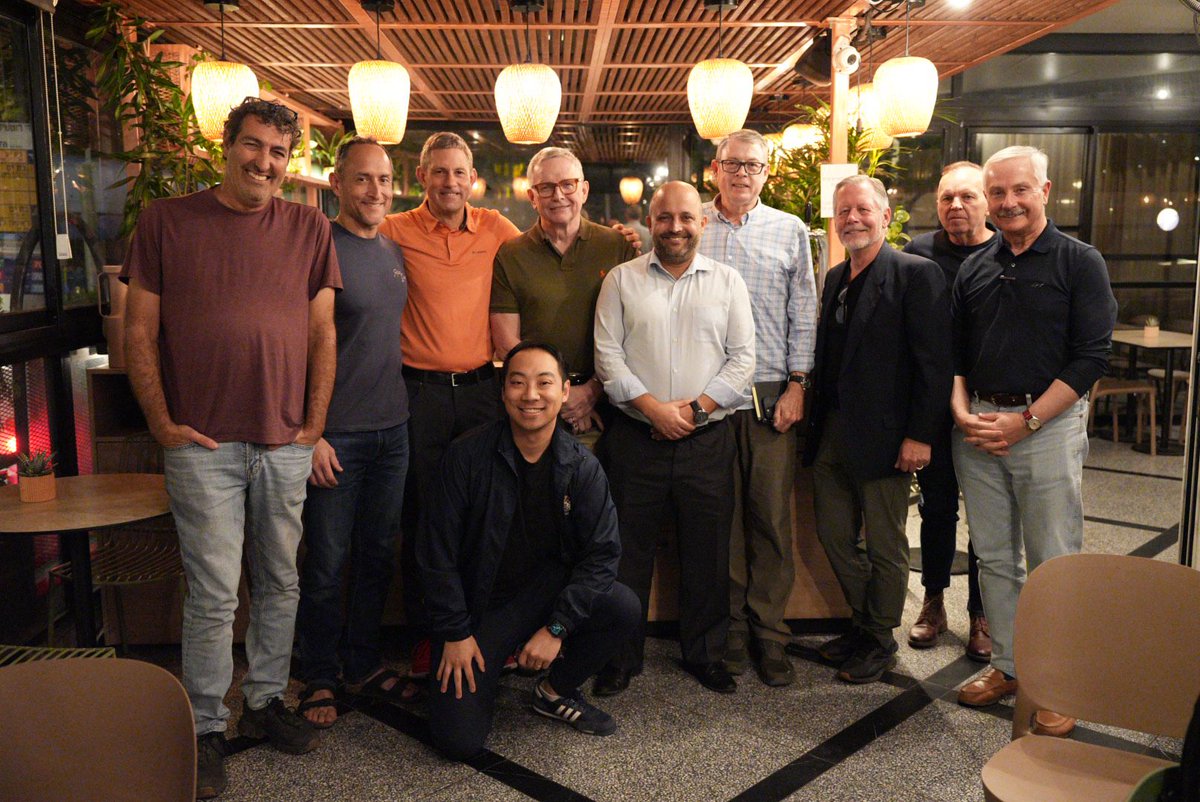 exigentimpact's tweet image. A real honor to spend time with some great Canadians that served their country. A group that includes several retired Generals, Vice Admiral and security experts from the Canadian Military and Intelligence.
