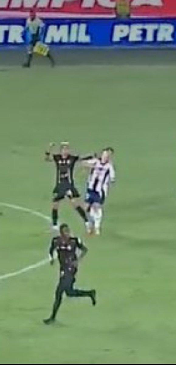 Terrible:
<a href="/JuniorClubSA/">Junior FC</a> vs <a href="/AmericadeCali/">América de Cali</a> 
Fecha 5 
Árbitro: Jairo Mayorga 

Esta es la supuesta falta que sancionó en juez, sí el balón esta a 20 metros y ocurre una agresión, entonces es expulsión (var no llamó). Si fue un empujón, eso no se sanciona en el fútbol moderno.