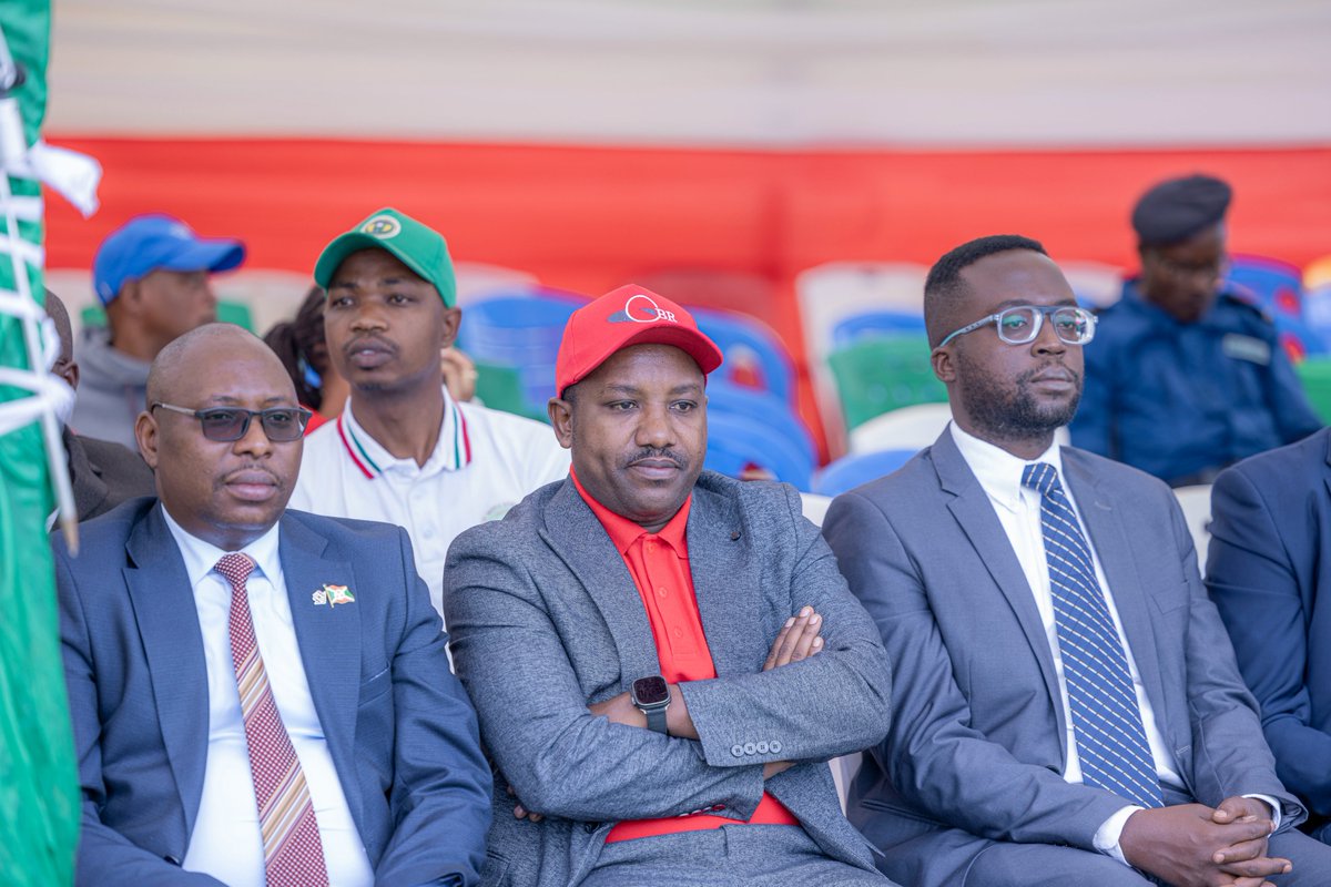 FinancesBdi's tweet image. Prenant la parole à son tour, le Ministre des Finances, du Budget et de l’Économie Numérique, Dr Alain NDIKUMANA, a salué les avancées réalisées par l’ @OBR_BI  dans la modernisation du système fiscal. Il a rappelé que la #digitalisation, notamment l’utilisation de la Machine à