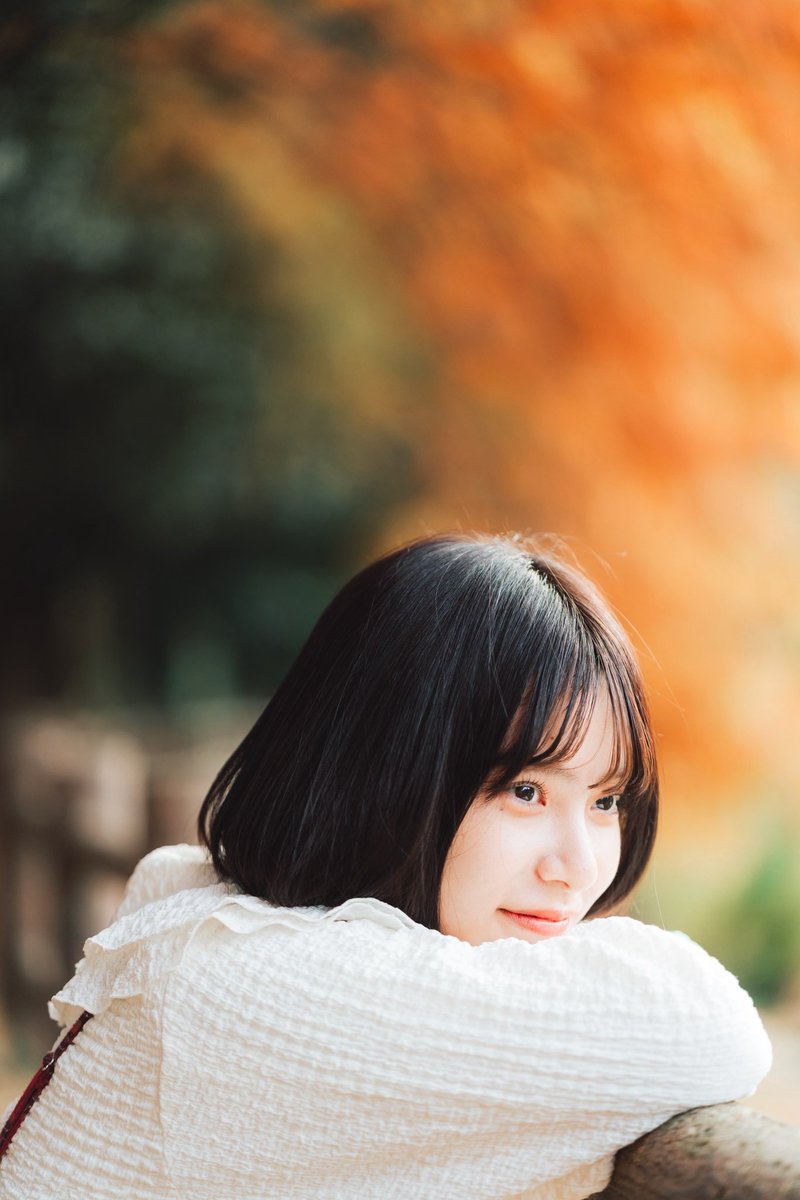 Chi13n__'s tweet photo. 短い秋を見つめる https://t.co/xCHuZ3boPY