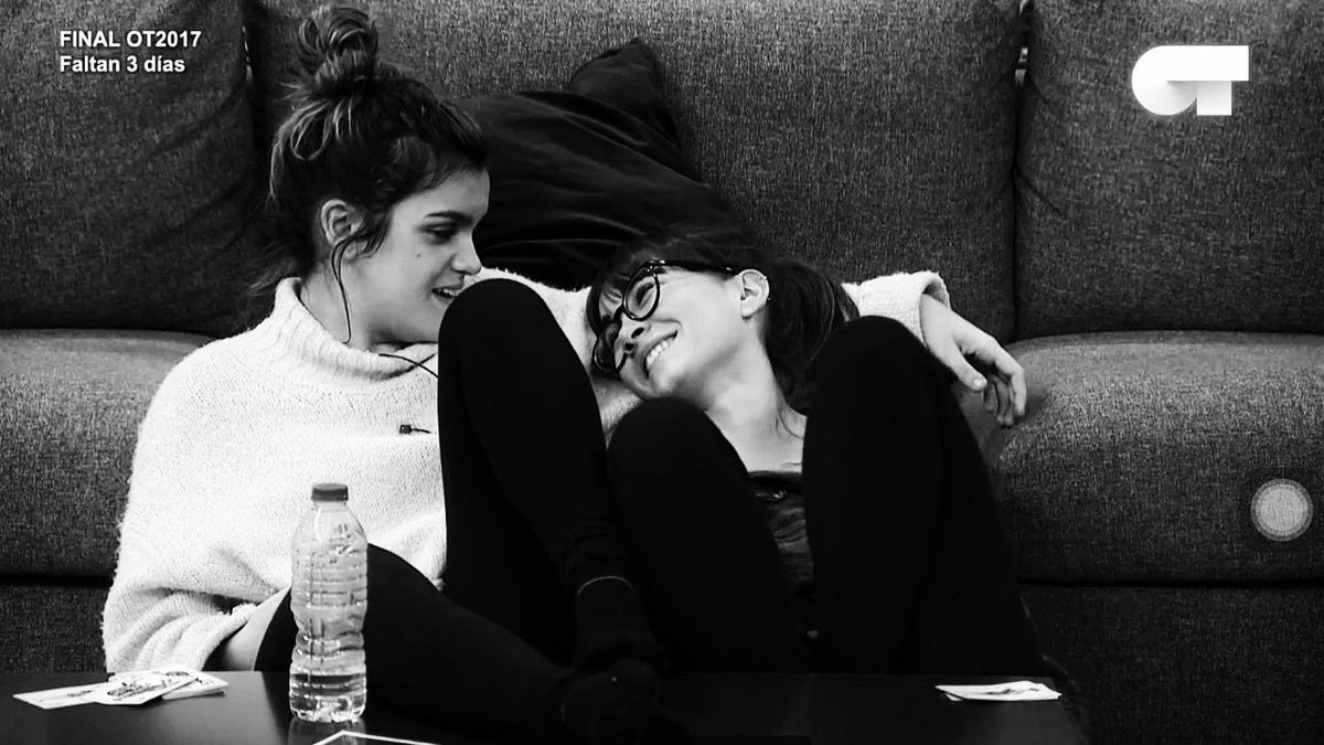 sapphicalphax's tweet image. volviendo a casa por navidad