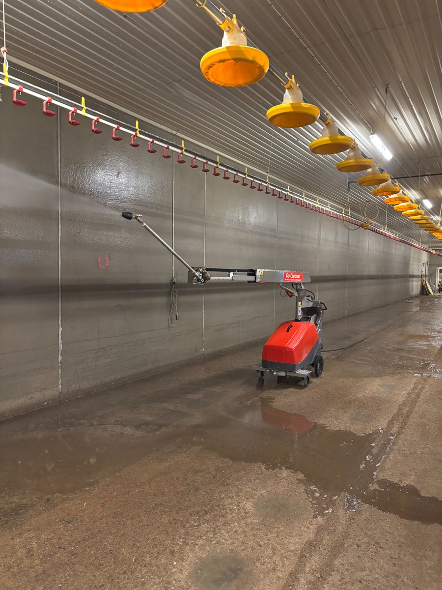envirologic_se's tweet photo. This successful startup marks the beginning of our Go Cleaner entering the market, and we’re excited for what’s ahead as more units reach our customers🚀💦 #gocleaner #evocleaner #washingrobot #robotics #innovation #sustainablefarming #broilerfarm #poultry #pressurewashing https://t.co/lPYNZii5Zd