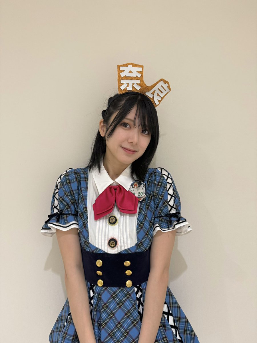 momo_0x0_920's tweet photo. ステージに立った時、
沢山の歓声とコールをいただけて
AKB48の20年の歴史の中に
“チーム8“がいたんだなって改めて認められた気がして なんだか とってもうるうるしました

うちわもめっちゃ見えたよ！ありがとう！😭✨
武道館コンサート
最終日まで楽しんでください〜！🌸🫧

#AKBは青春ですin武道館 https://t.co/XeyVVnLaoe