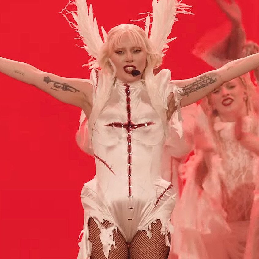 artfloozyy's tweet image. the stitches breaks and she finally let the monster out.