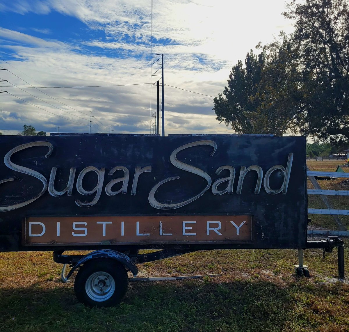 winecompass's tweet image. A Visit to Sugar Sand Distillery - America's Only Estate-grown Sugar Cane Farm Distillery
.
winecompass.blogspot.com/2025/12/a-visi…
.
#rum #rumlover #thecompasscbf #underthebevfluence