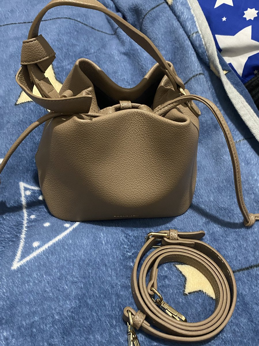 02lostinaugust's tweet photo. ส่งต่อ กระเป๋า bostanten dumpling bag สีน้ำตาล ❗️ไม่เคยใช้งาน
🍀270฿ รวมส่ง 

#ส่งต่อกระเป๋า #กระเป๋ามือสอง #mossdoom #ส่งต่อ #ส่งต่อเสื้อผ้ามือสอง #ส่งต่อเสื้อผ้ามือ2  #เสื้อผ้ามือสองสภาพดี #ส่งต่อเสื้อผ้า #เสื้อผ้ามือสอง #kappabkk #kappabkkส่งต่อ #bostanten https://t.co/NK8CCrcXbs