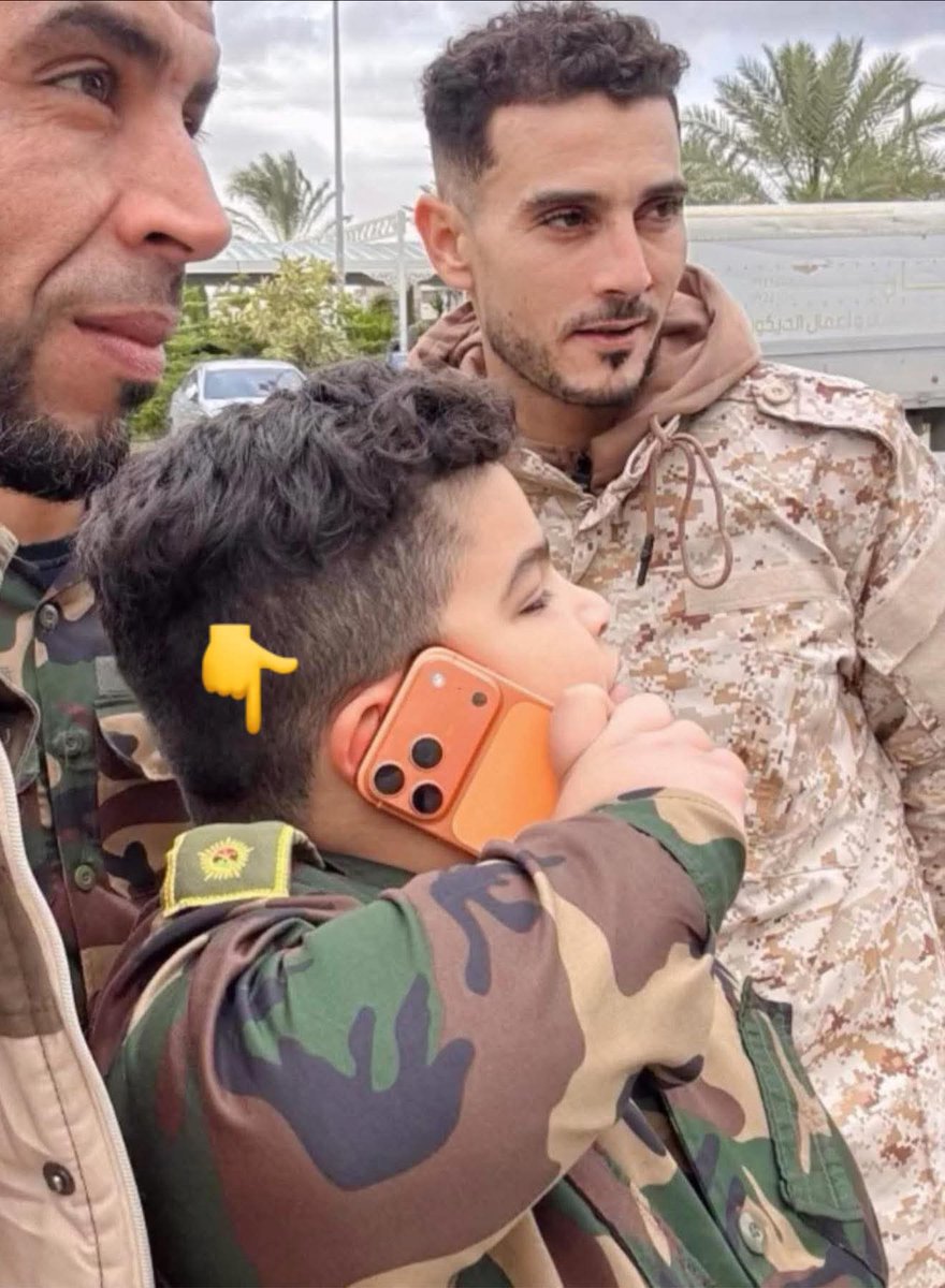 الطفل حسن، نجل معمر الضاوي آمر ميليشيا 55، يحصل اليوم على رتبة ملازم ثاني في ورشفانة!

هكذا تُدار #الدولة_الليبية في عهد حكومة الدبيبة: ميليشيات وعصابات تتحكم في كل شيء…

#ليبيا #حكومة_الدبيبة #فساد_علني #ورشفانة #ميليشيات