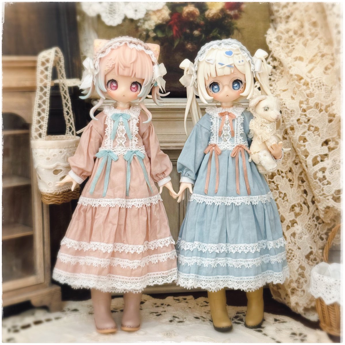 『meltique（for SugaryGirls）』
シュガリーちゃんサイズのメルティークワンピはマカロンカラーになりました🫧
ヘッドドレスは同色をセットにしたんだけど、ドレスでお互いの色拾ってるから入れ替えてもかわいいと思います。
来週末のアイドールで販売予定です〜

#sugarygirls #アイドール75